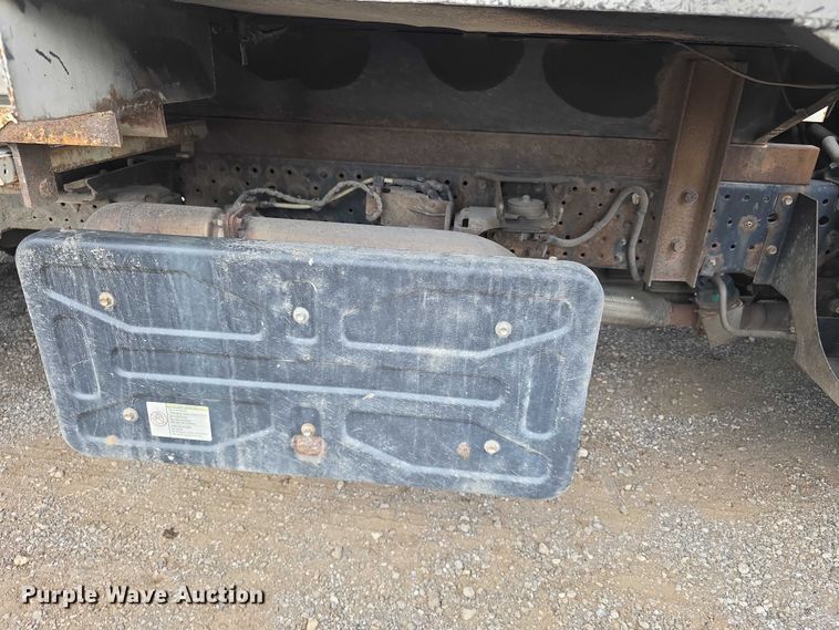 image for item FI0621 2012 Isuzu NQR utility / service truck