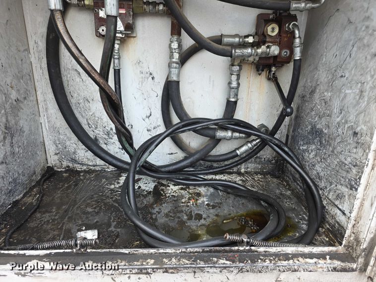 image for item FI0621 2012 Isuzu NQR utility / service truck