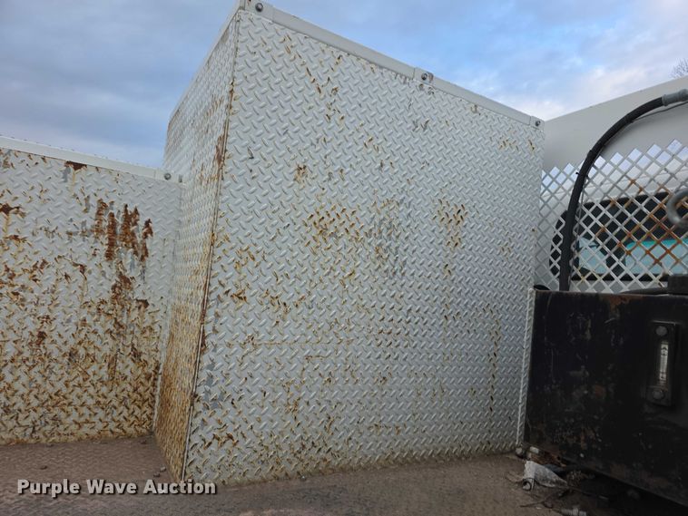 image for item FI0621 2012 Isuzu NQR utility / service truck