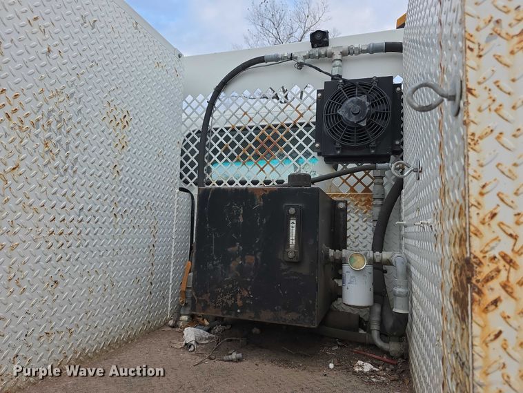 image for item FI0621 2012 Isuzu NQR utility / service truck