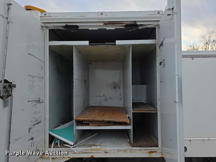 image for item FI0621 2012 Isuzu NQR utility / service truck