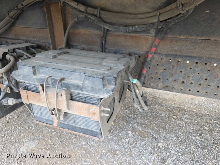 image for item FI0621 2012 Isuzu NQR utility / service truck