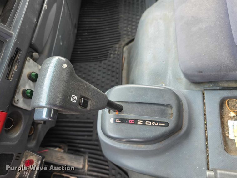 image for item FI0621 2012 Isuzu NQR utility / service truck