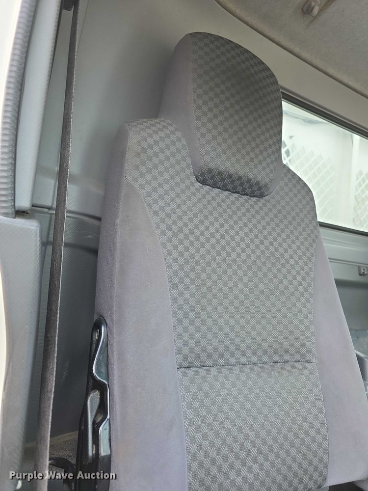 image for item FI0621 2012 Isuzu NQR utility / service truck