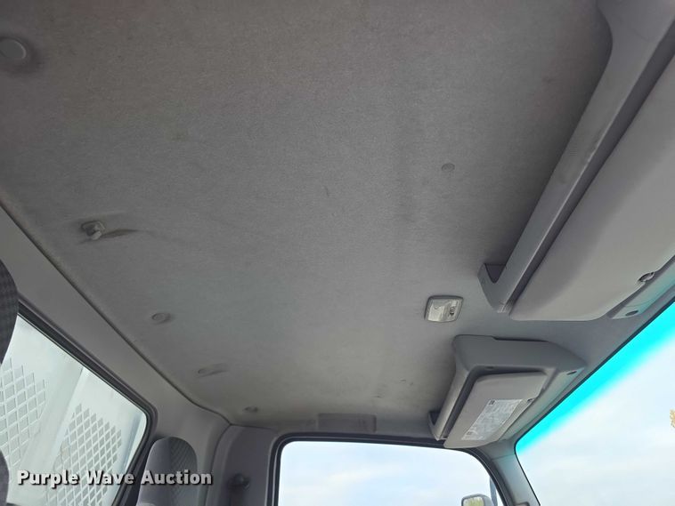 image for item FI0621 2012 Isuzu NQR utility / service truck