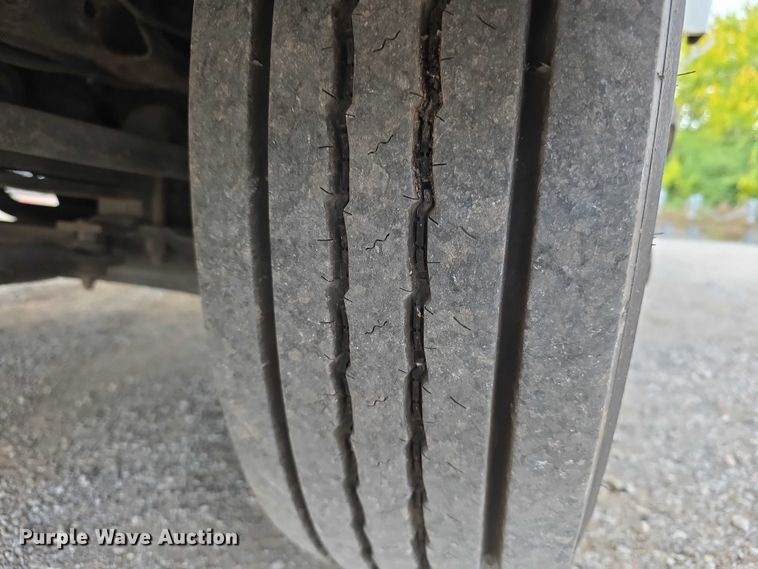 image for item FI0621 2012 Isuzu NQR utility / service truck