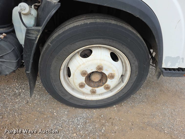 image for item FI0621 2012 Isuzu NQR utility / service truck