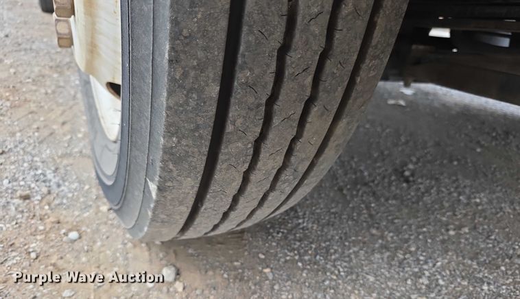 image for item FI0621 2012 Isuzu NQR utility / service truck