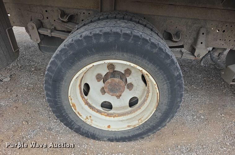 image for item FI0621 2012 Isuzu NQR utility / service truck