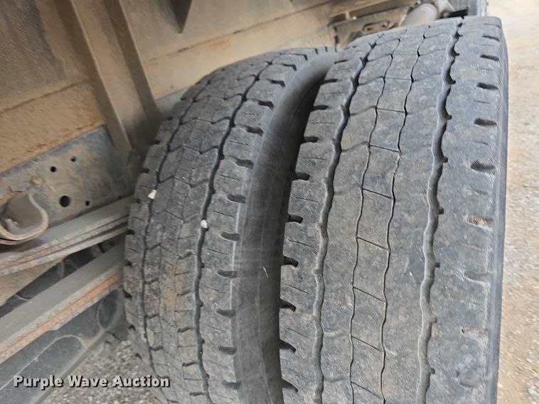 image for item FI0621 2012 Isuzu NQR utility / service truck