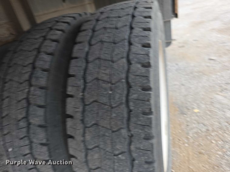 image for item FI0621 2012 Isuzu NQR utility / service truck