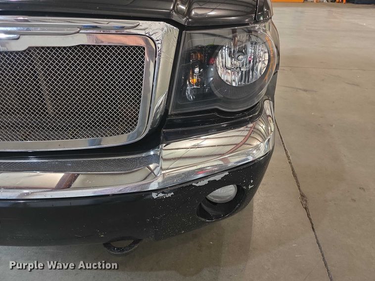 image for item FI0624 2008 Chrysler Aspen Limited SUV