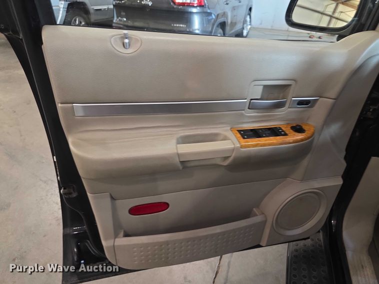 image for item FI0624 2008 Chrysler Aspen Limited SUV