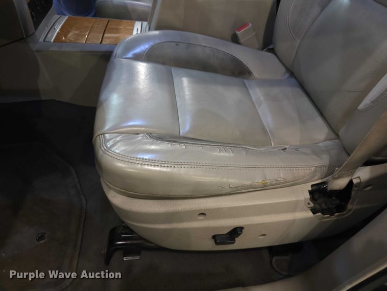 image for item FI0624 2008 Chrysler Aspen Limited SUV