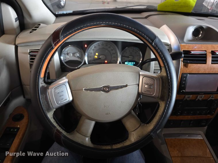 image for item FI0624 2008 Chrysler Aspen Limited SUV