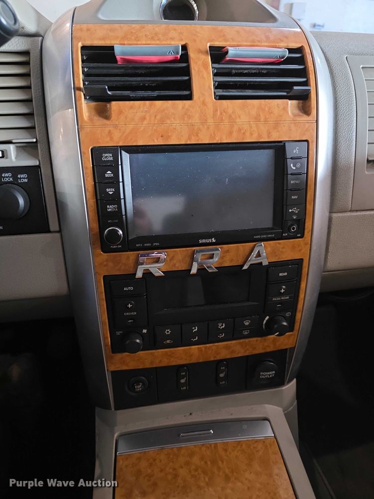 image for item FI0624 2008 Chrysler Aspen Limited SUV