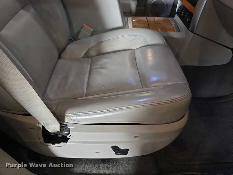 image for item FI0624 2008 Chrysler Aspen Limited SUV