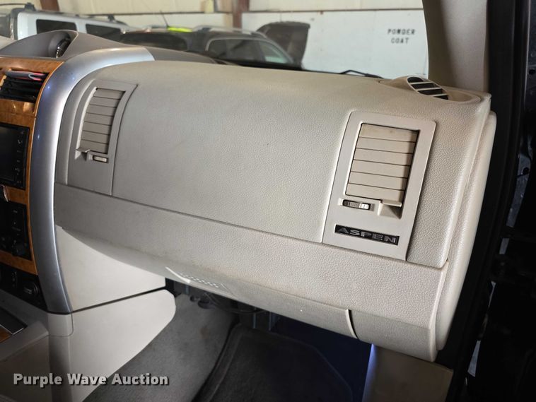 image for item FI0624 2008 Chrysler Aspen Limited SUV