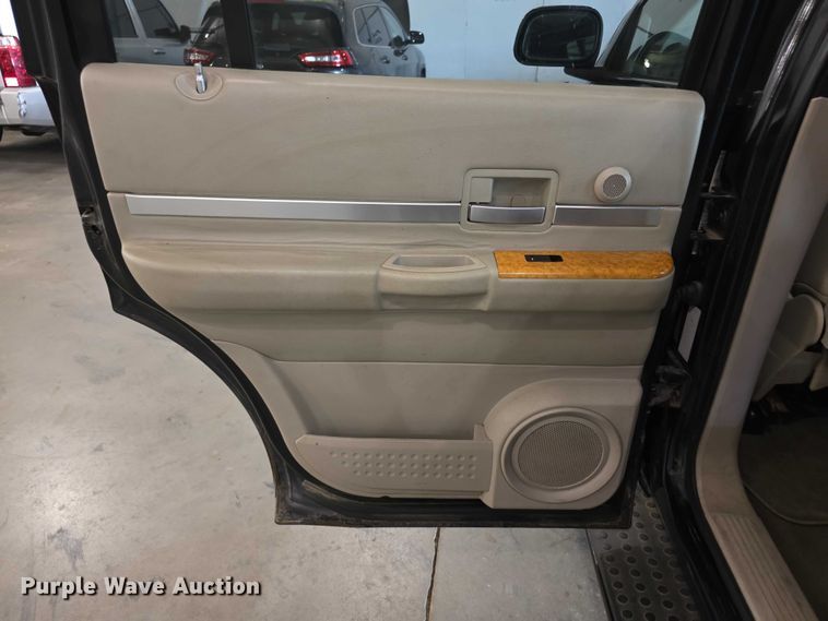 image for item FI0624 2008 Chrysler Aspen Limited SUV