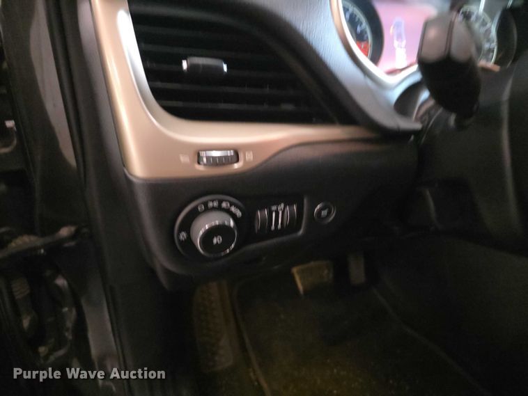 image for item FI0625 2014 Jeep Cherokee Limited SUV