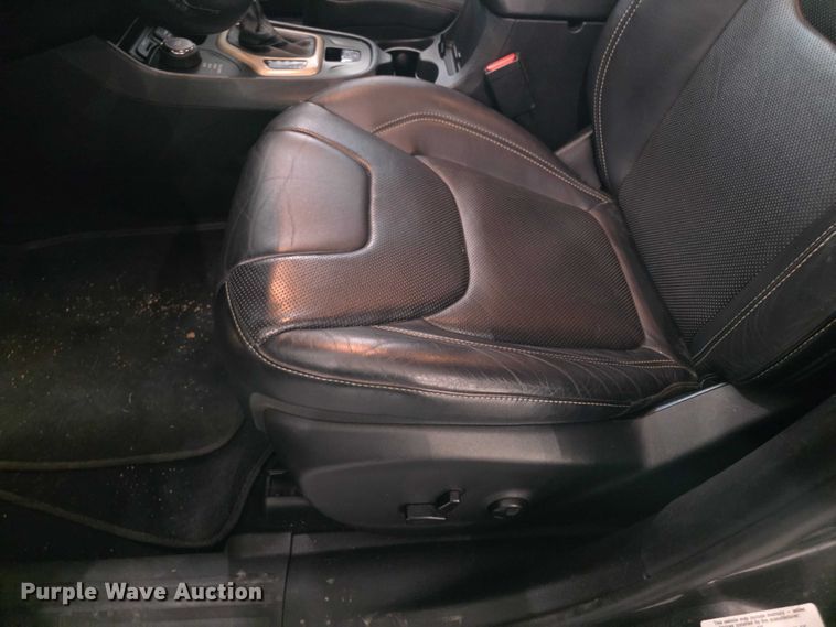 image for item FI0625 2014 Jeep Cherokee Limited SUV