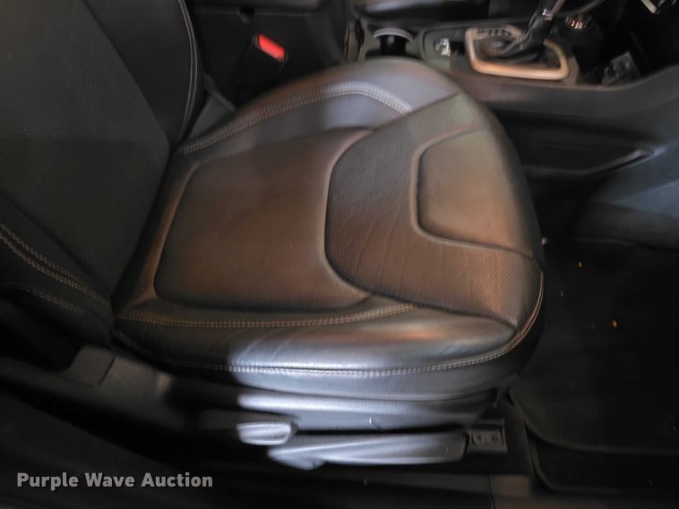 image for item FI0625 2014 Jeep Cherokee Limited SUV