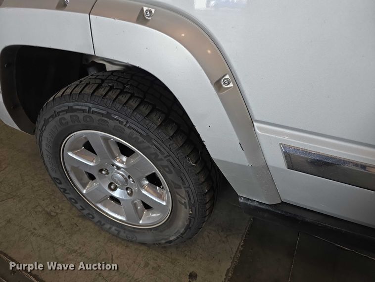 image for item FI0626 2006 Jeep Commander Limited SUV