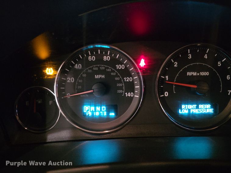 image for item FI0626 2006 Jeep Commander Limited SUV