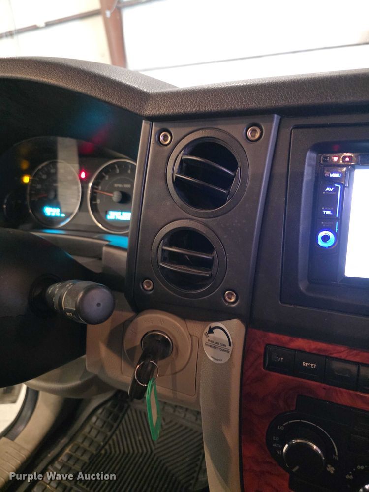 image for item FI0626 2006 Jeep Commander Limited SUV