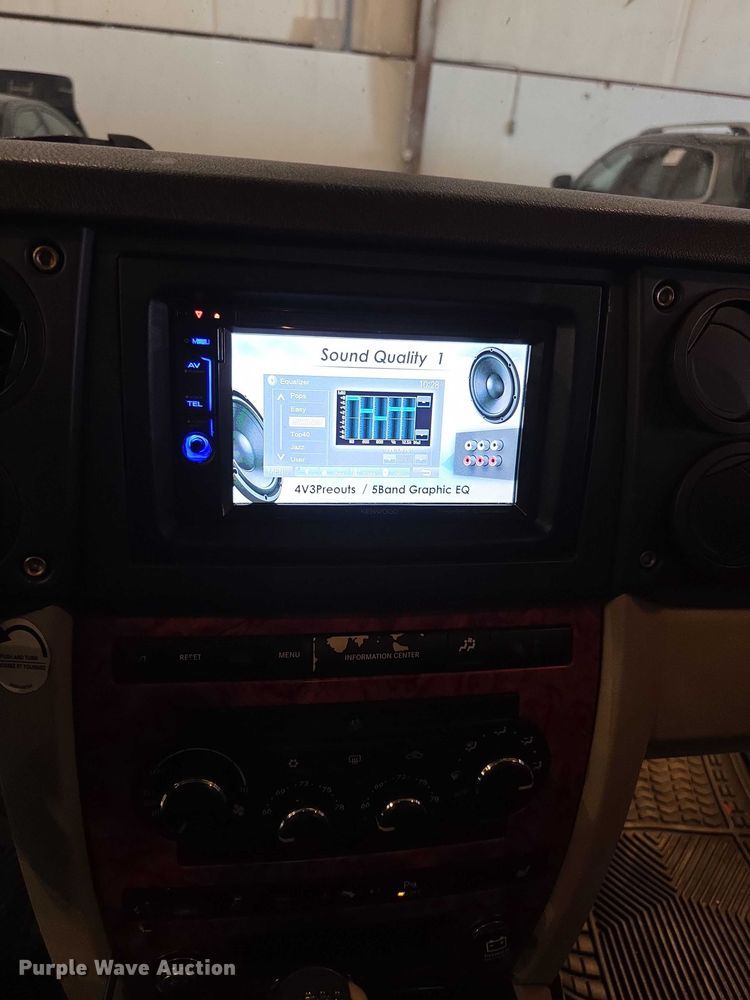 image for item FI0626 2006 Jeep Commander Limited SUV