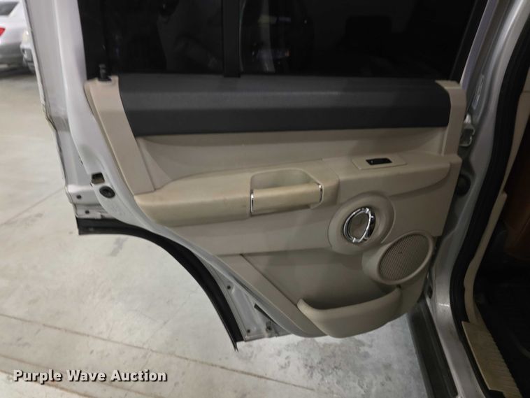 image for item FI0626 2006 Jeep Commander Limited SUV