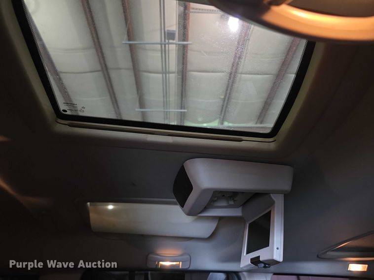 image for item FI0626 2006 Jeep Commander Limited SUV