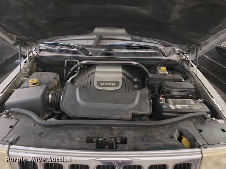 image for item FI0626 2006 Jeep Commander Limited SUV