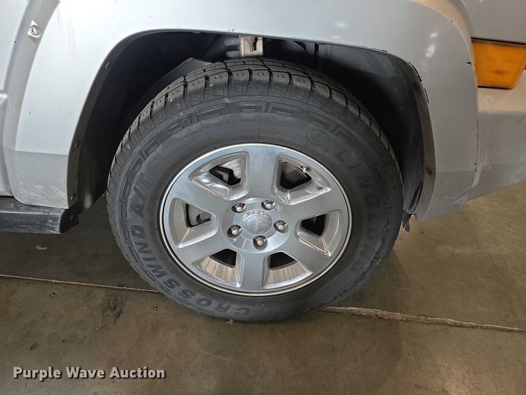 image for item FI0626 2006 Jeep Commander Limited SUV