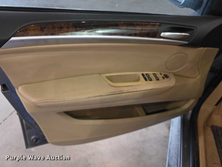 image for item FI0628 2008 BMW X5 SUV