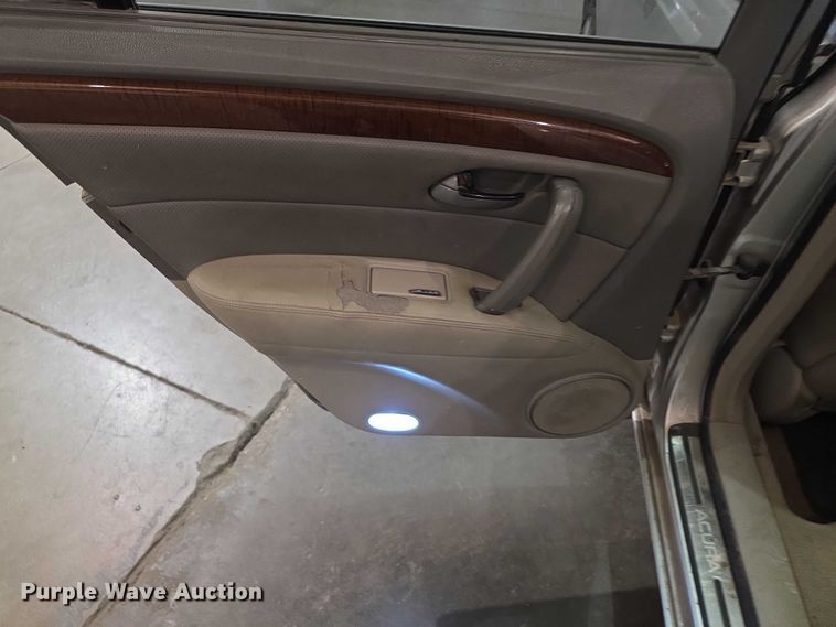 image for item FI0629 2005 Acura RL 