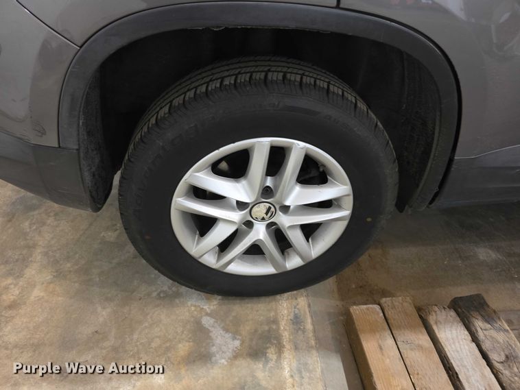 image for item FI0633 2011 Volkswagen Tiguan SUV