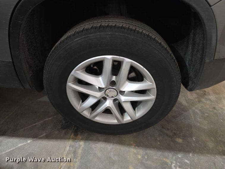 image for item FI0633 2011 Volkswagen Tiguan SUV