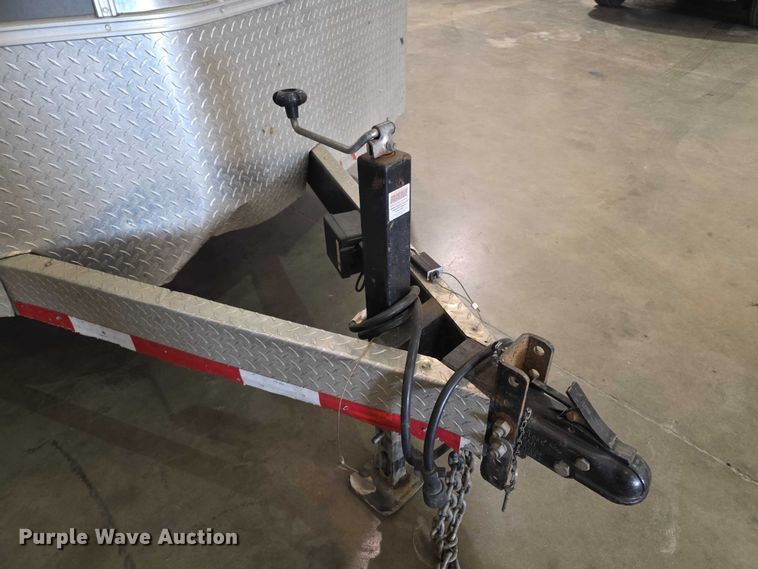 image for item FI0634 2022 R&M EC8.520TA enclosed cargo trailer