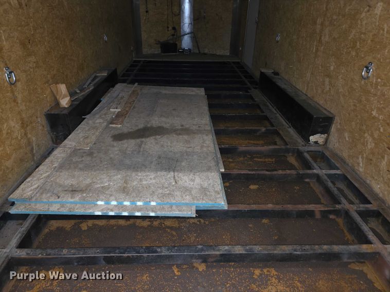 image for item FI0634 2022 R&M EC8.520TA enclosed cargo trailer