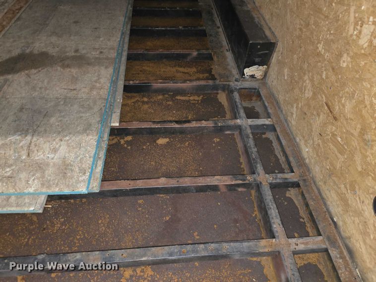 image for item FI0634 2022 R&M EC8.520TA enclosed cargo trailer