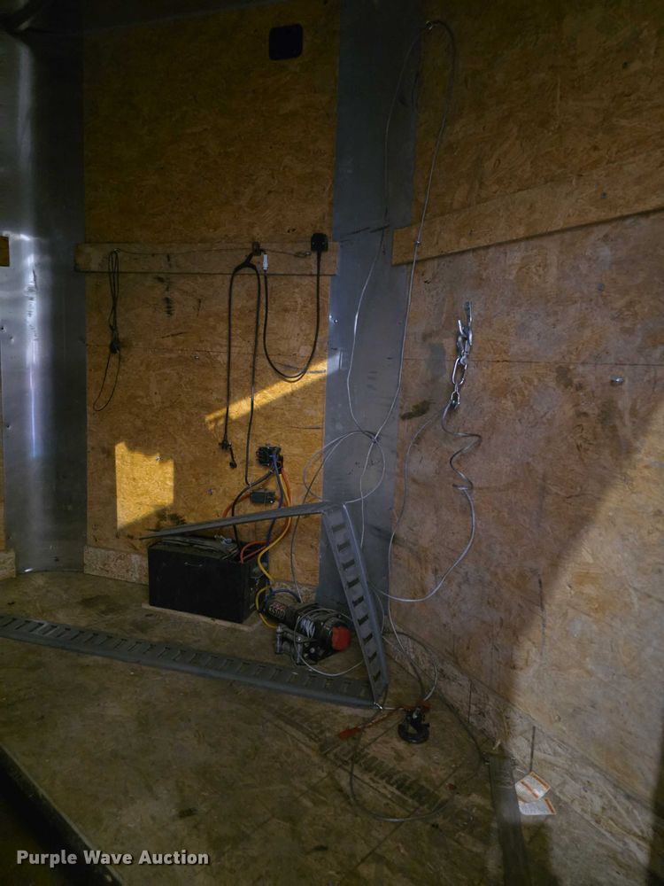 image for item FI0634 2022 R&M EC8.520TA enclosed cargo trailer