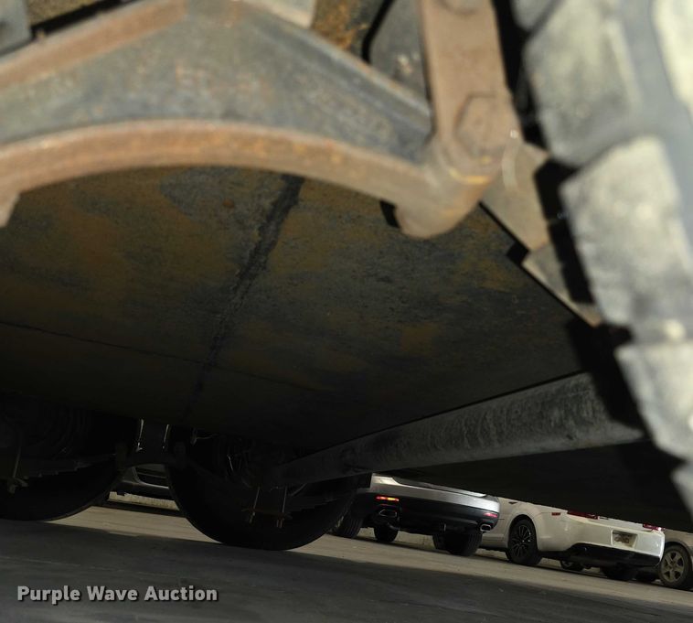 image for item FI0634 2022 R&M EC8.520TA enclosed cargo trailer