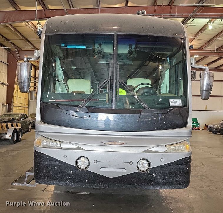 image for item FI0635 2004 Fleetwood Revolution RV