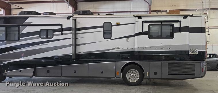 image for item FI0635 2004 Fleetwood Revolution RV