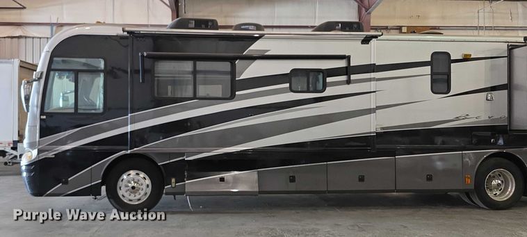 image for item FI0635 2004 Fleetwood Revolution RV
