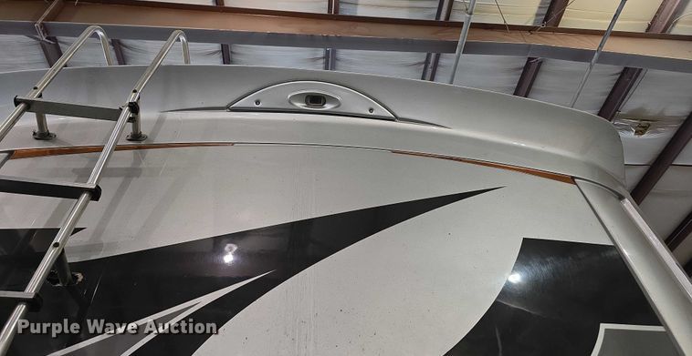 image for item FI0635 2004 Fleetwood Revolution RV