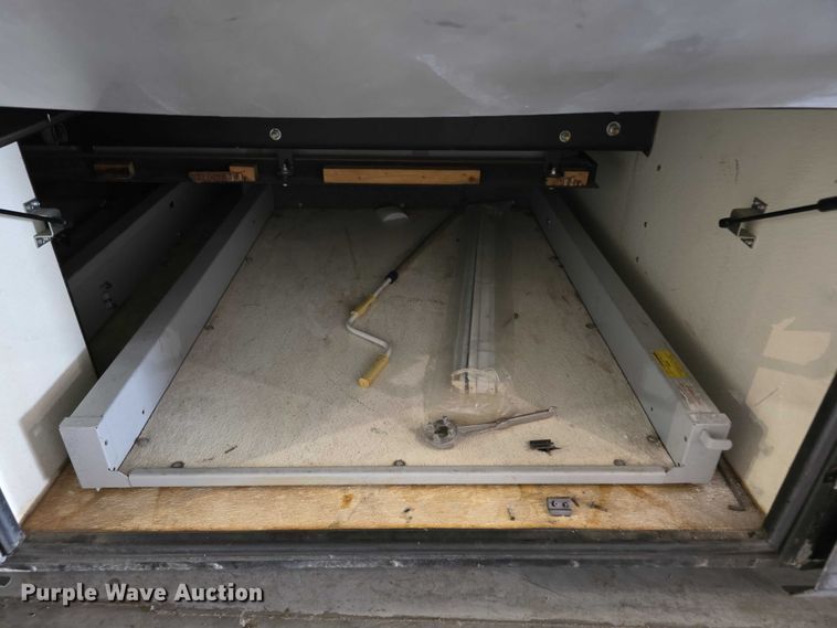 image for item FI0635 2004 Fleetwood Revolution RV