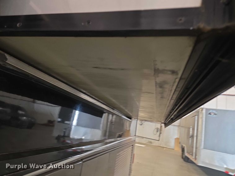 image for item FI0635 2004 Fleetwood Revolution RV