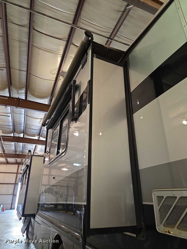 image for item FI0635 2004 Fleetwood Revolution RV